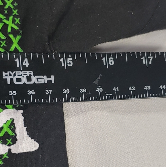 Ed Sheeran Concert Tee Featuring Green Heart on Front Medium - Picture 6 of 7